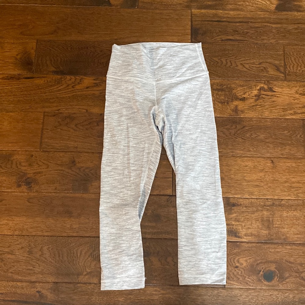 Lululemon 🍋 Wunder Under luxtreme size 6